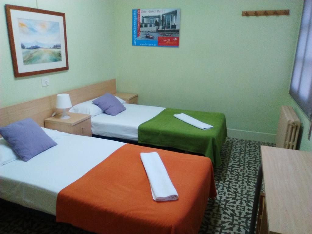 Alberg Sprint Banyoles Dış mekan fotoğraf
